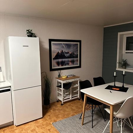 Leilighet I Rolig Gate Med Utsikt Og Gratis Parkering Tromso Luaran gambar