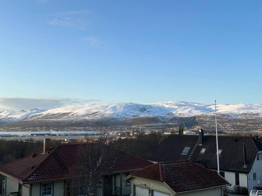 Leilighet I Rolig Gate Med Utsikt Og Gratis Parkering Apartment Tromso Luaran gambar